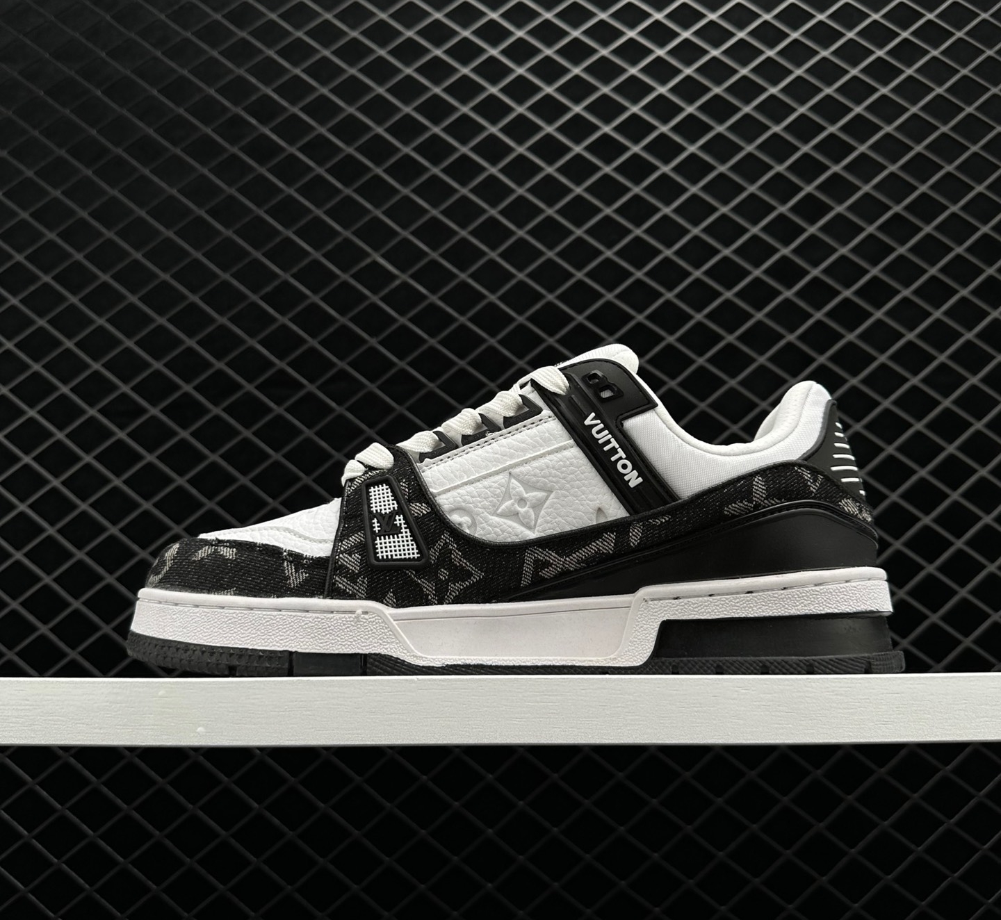 Louis Vuitton Trainer 'Denim Noir' 1A9JG6 - Fashionable and Exclusive Footwear